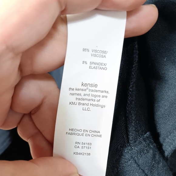 Kensie Elegant Black Cardigan - Picture 10 of 10